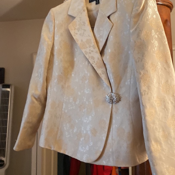 2 pcs brocade goldish skirt set - Picture 2 of 8